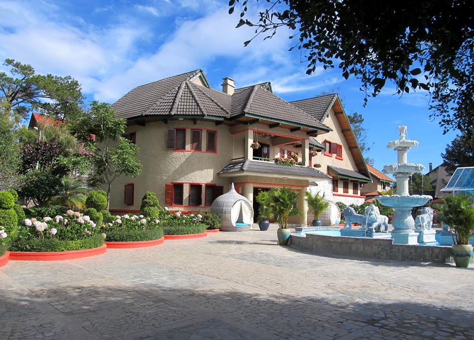 Monet Garden Villa 11