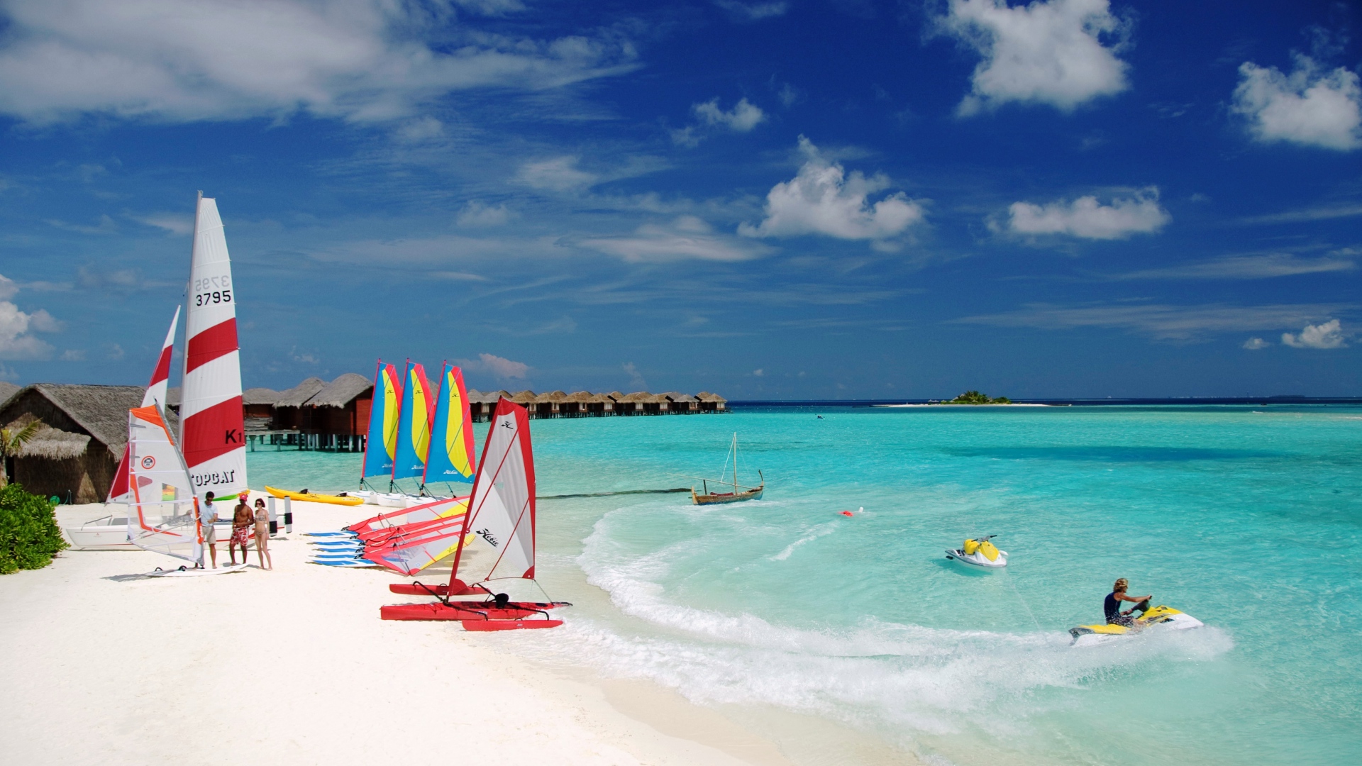 maldives_tropical_beach_boat_90786_1920x1080