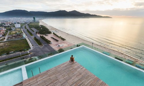 A La Carte Da Nang Beach 2